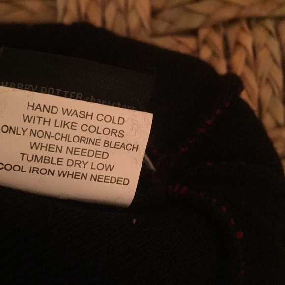 The Wizarding World of Harry Potter Beanie - Picture 6 of 6